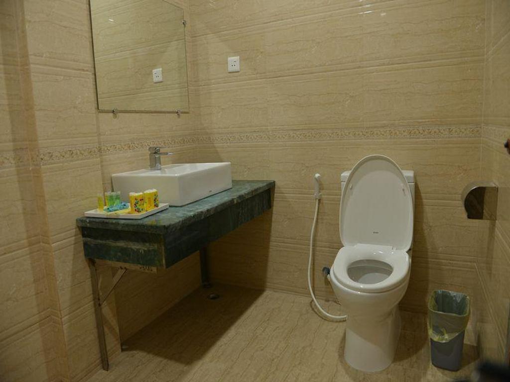 Hotel Myitkyinā Esterno foto