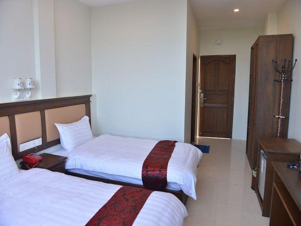 Hotel Myitkyinā Esterno foto