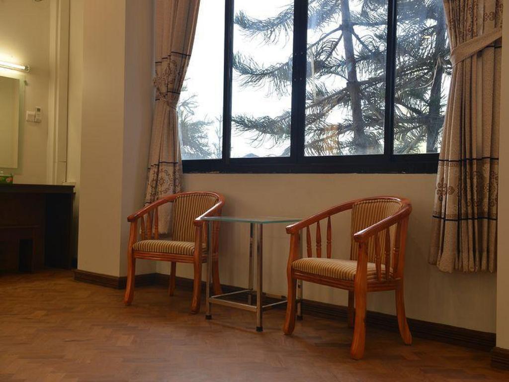 Hotel Myitkyinā Esterno foto