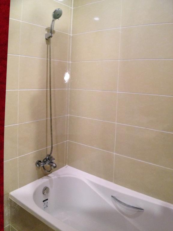 Hotel Myitkyinā Esterno foto