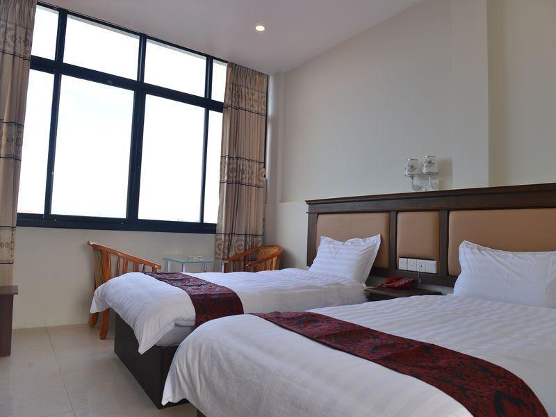 Hotel Myitkyinā Esterno foto