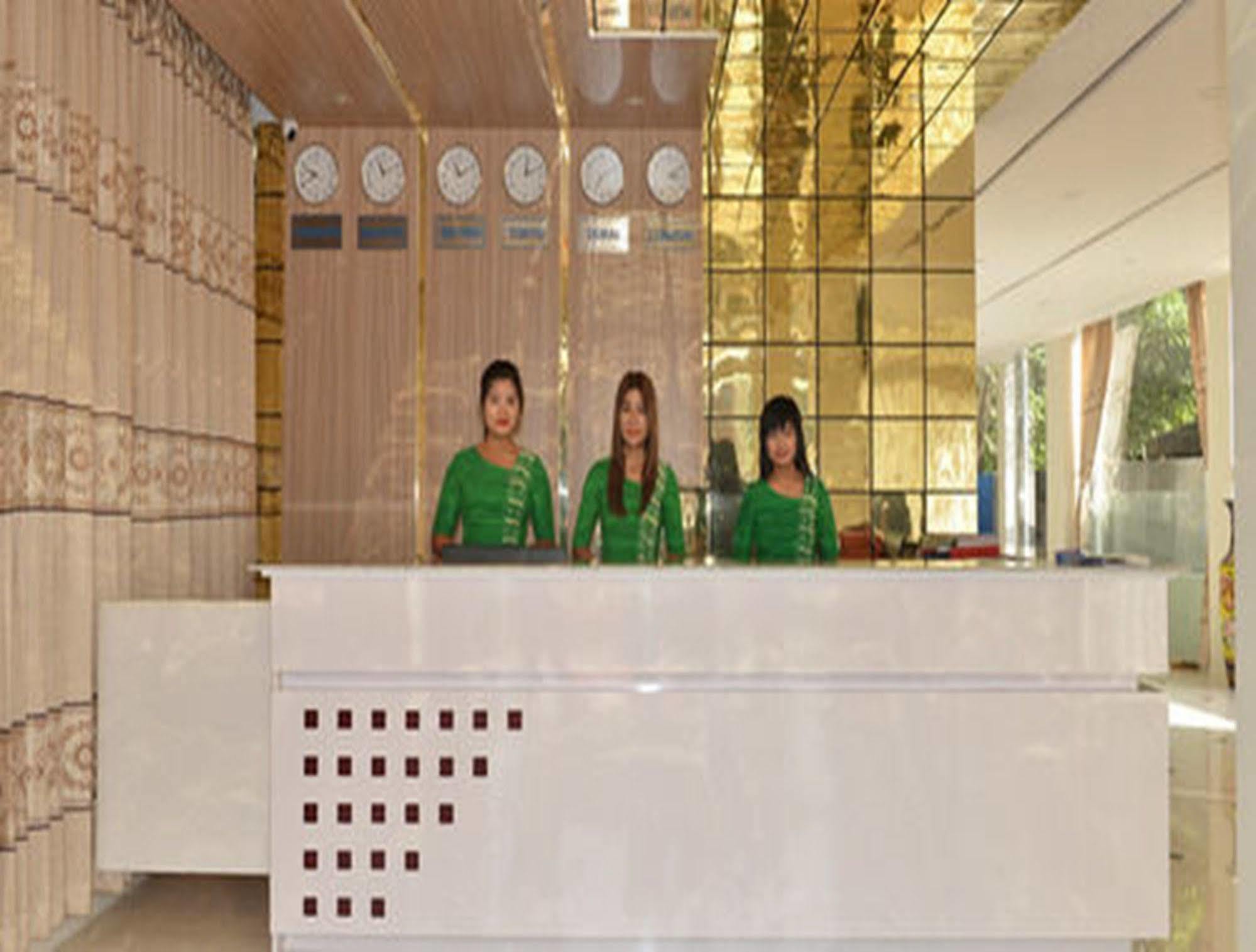 Hotel Myitkyinā Esterno foto